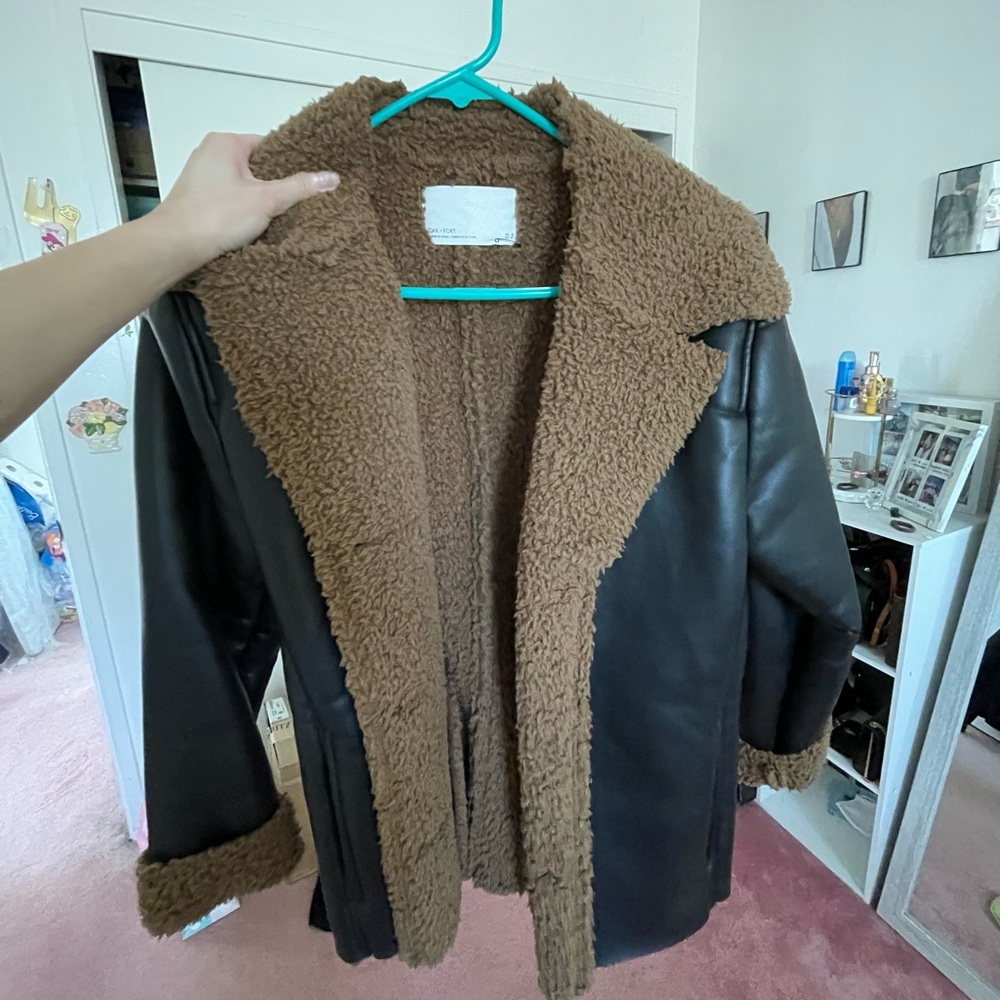 Oak and fort sherpa trimmed vegan leather - Picture 3 of 4